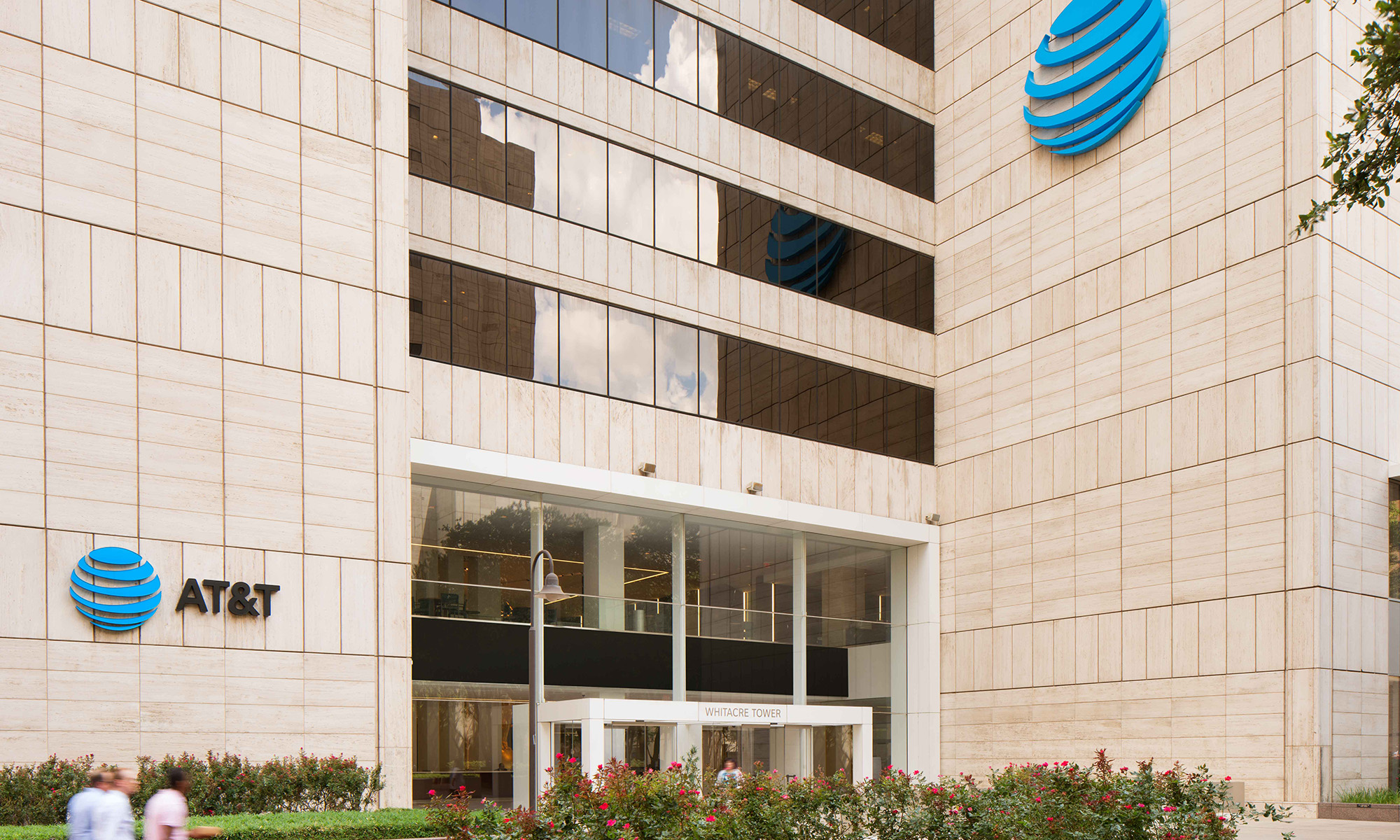 Can retirees still trust AT&T’s 5.8% dividend yield?  |  The motley fool